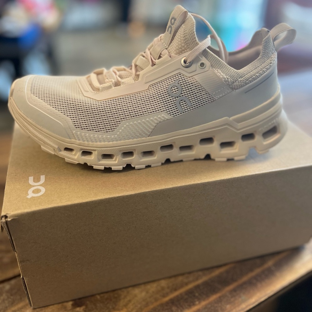 On Cloud Ultra 2 Cream Sneakers with Breathable Mesh and Chunky Sole